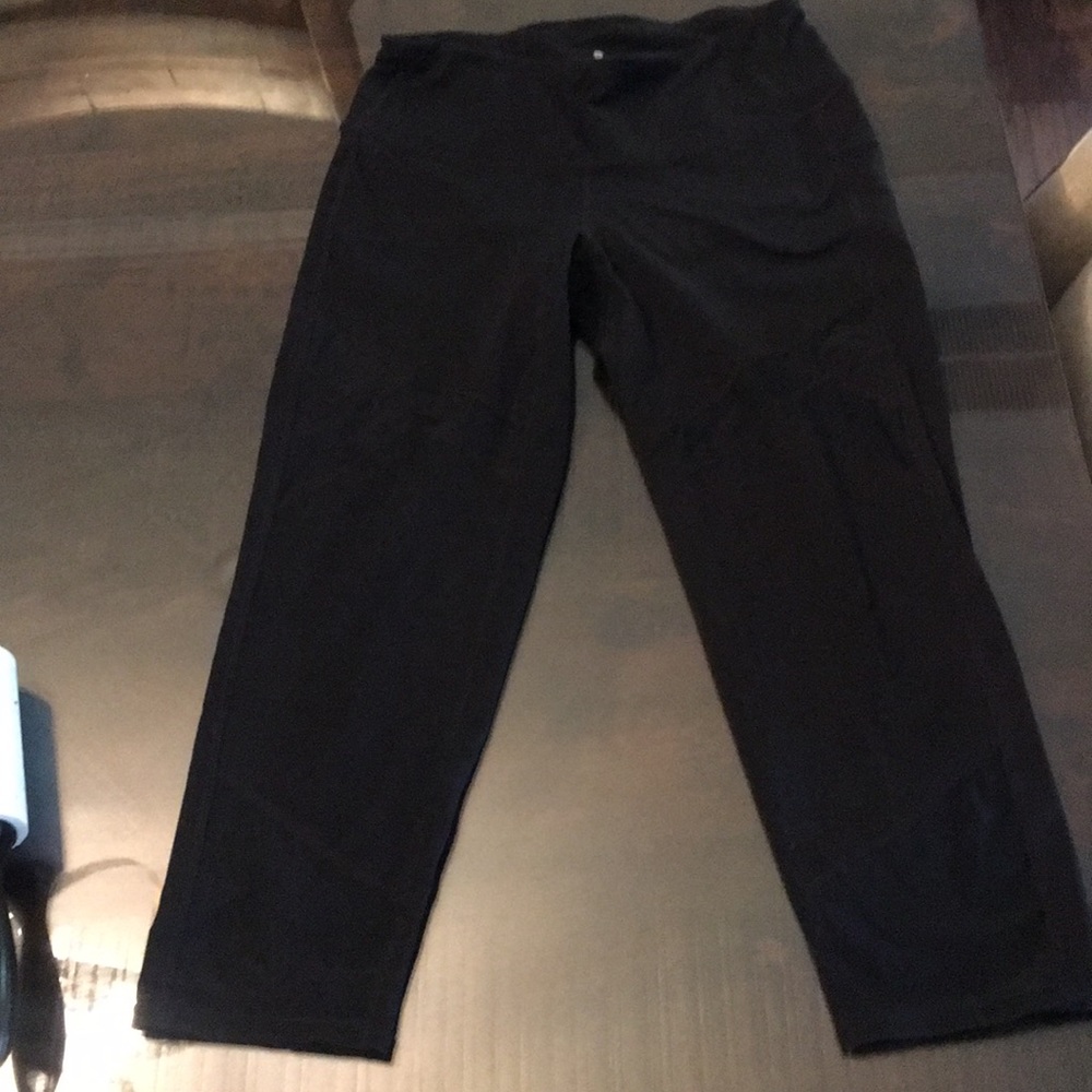 Athleta mesh section capris.